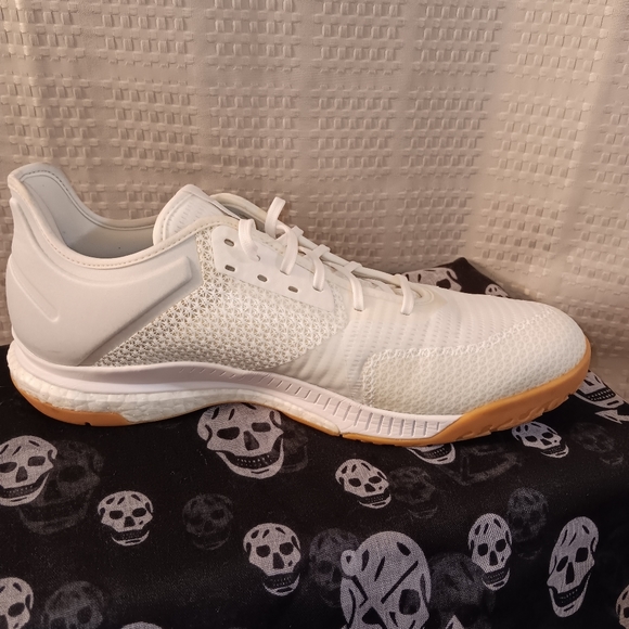 Mens Adidas Athletic shoes - Picture 5 of 12